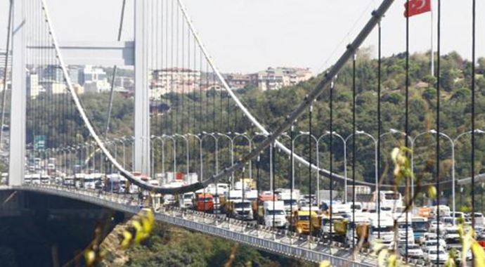 Köprüde eylem yapan kamyoncuların cezası belli oldu