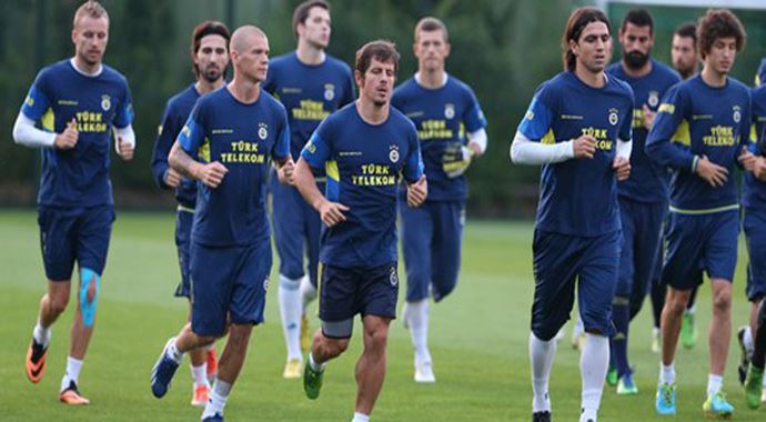 Fenerbahçe'de Emre Belözoğlu sevinci