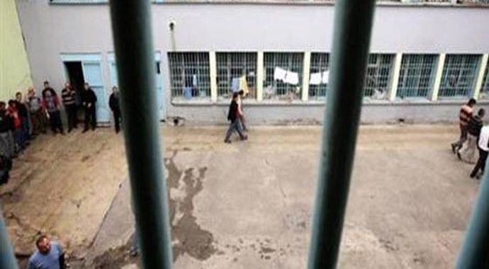 Cezaevi müdürü görevinden alındı