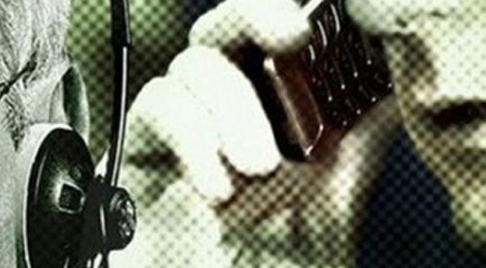Cezaevine telefon sokan papaz yakalandı