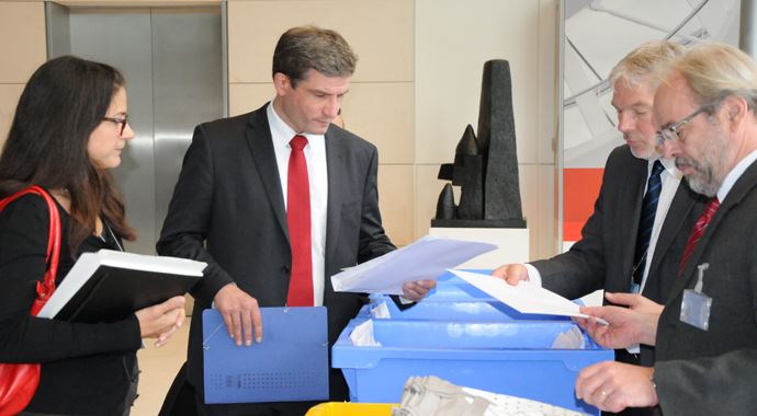 Almanya'da hükümet arayışları sürüyor