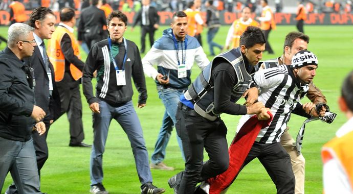 Beşiktaş'a ceza yağdı Beşiktaş'a ceza yağdı