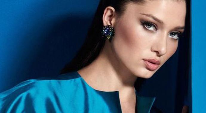 Nurgül Yeşilçay, 'Git devrimini başka yerde yap' Nurgül Yeşilçay, 'Git devrimini başka yerde yap'