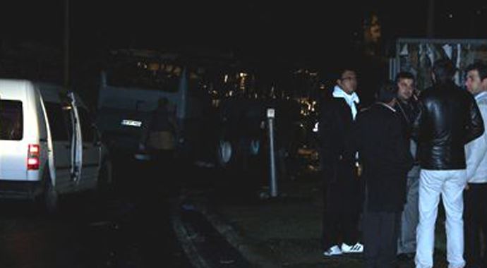 Trafik polisine kızıp otobüsünü yaktı