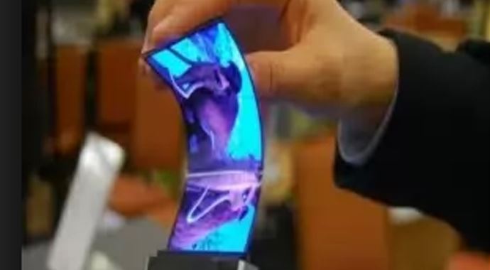 Samsung&#039;a kavisli ekran geliyor