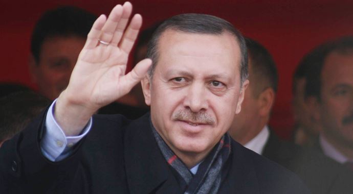 Başbakan Erdoğan, Anne ve Babasının mezarını ziyaret etti Başbakan Erdoğan, Anne ve Babasının mezarını ziyaret etti