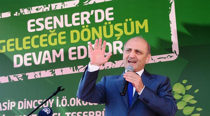 Bakan Bayraktar Esenler&#039;deki yıkım törenine katıldı