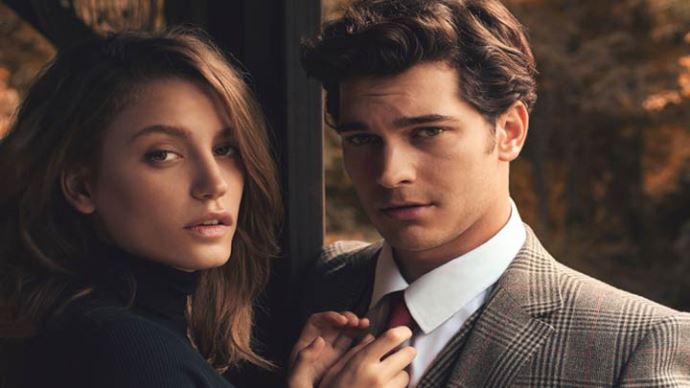Çağatay Ulusoy ve Serenay Sarıkaya'dan olay fotoğraf Çağatay Ulusoy ve Serenay Sarıkaya'dan olay fotoğraf
