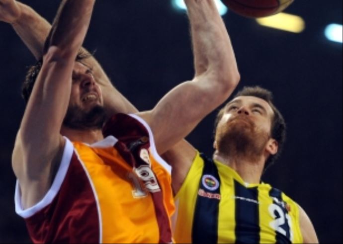 Fenerbahçeli oyuncu ameliyat oldu