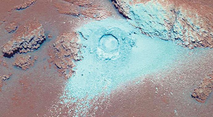 Mars'ta su izine rastlandı Mars'ta su izine rastlandı