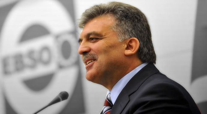 Gül'den ABD ve İran diyoluğuna tweetli destek Gül'den ABD ve İran diyoluğuna tweetli destek