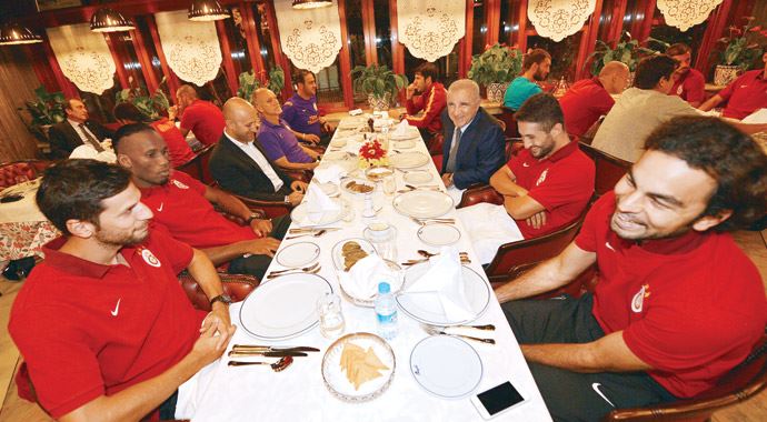Terim gitti, Aysal Florya'da, keyifler yerinde Terim gitti, Aysal Florya'da, keyifler yerinde