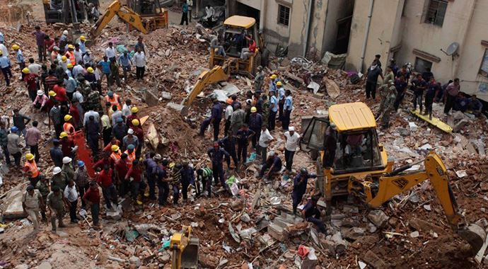 Hindistan&#039;da çöken bina, 37&#039;ye yükseldi