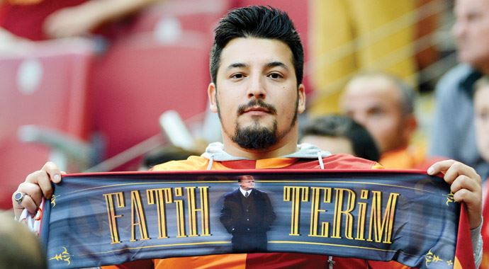Terim'e büyük destek, Arena İmparator sesleriyle inledi Terim'e büyük destek, Arena İmparator sesleriyle inledi