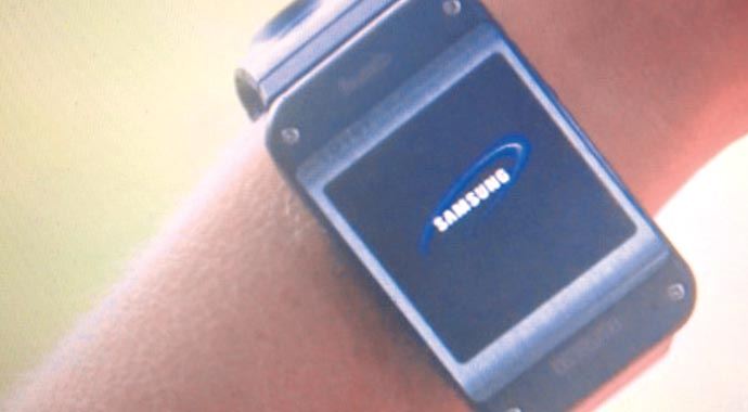 Samsung'un akıllı saati ortaya çıktı Samsung'un akıllı saati ortaya çıktı