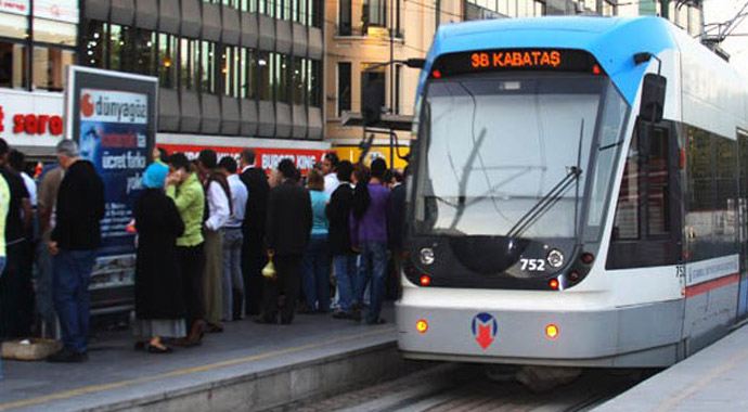 İstanbul'da tramvay seferleri tekrar başladı İstanbul'da tramvay seferleri tekrar başladı
