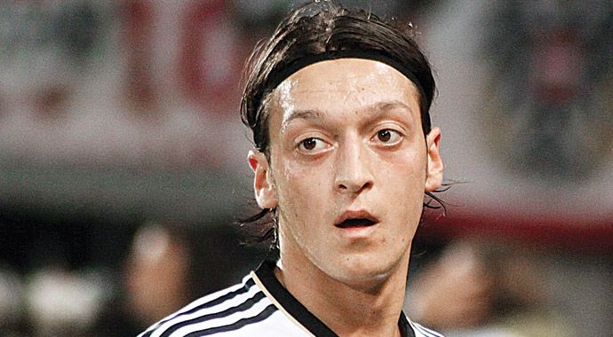 Gareth Bale, Mesut Özil'in gölgesinde kaldı