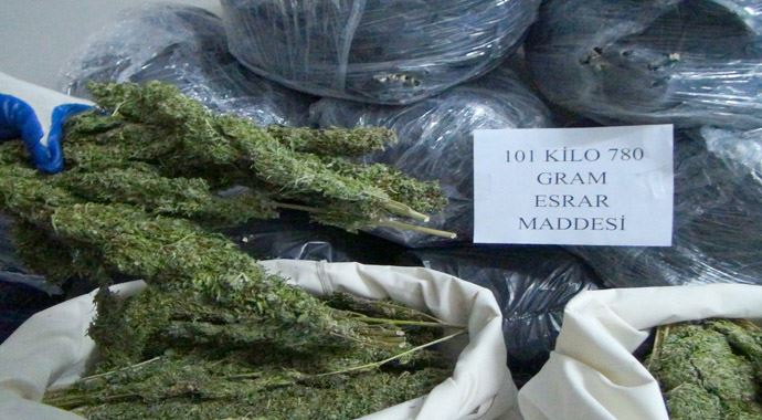 Siverek'te 101 kilo 780 gram esrar yakalandı