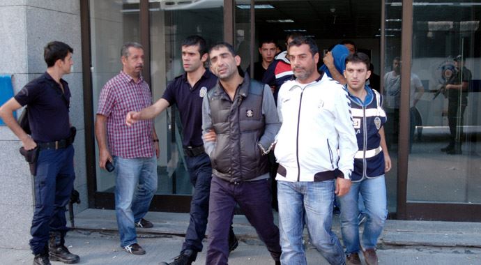 Taraftar tepkili, 'Biz masumuz Aziz Yıldırım'ın alınması lazım'
