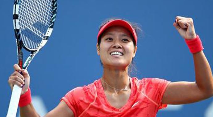 Li Na İstanbul'u garantiledi 