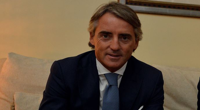 Mancini, Florya Metin Oktay Tesisleri'ne gidiyor