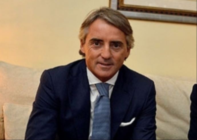 Mancini'nin gözü Zico'nun tahtında Mancini'nin gözü Zico'nun tahtında