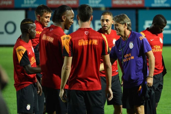 İşte Mancini - Drogba buluşması İşte Mancini - Drogba buluşması