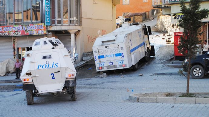 Hakkari&#039;de yine olaylar çıktı, polis müdahale etti