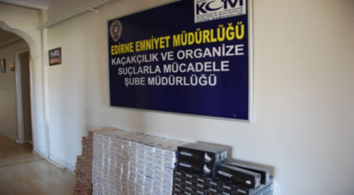 Edirne'de 4 bin kaçak telefon yakalandı Edirne'de 4 bin kaçak telefon yakalandı