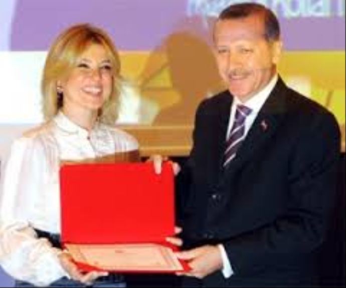 Gülben Ergen veto mu yedi, Usta'nın Hikayesi'nden neden çıkarıldı Gülben Ergen veto mu yedi, Usta'nın Hikayesi'nden neden çıkarıldı