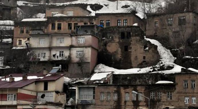Bitlis'in tarihi taş evleri mercek altına alındı Bitlis'in tarihi taş evleri mercek altına alındı