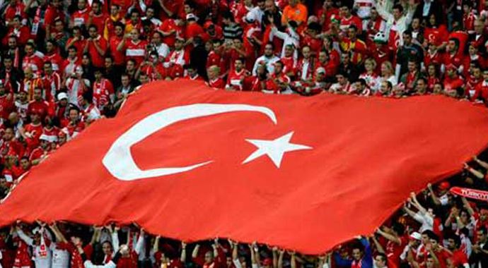 Taraftar Milliler'i yalnız bırakmadı
