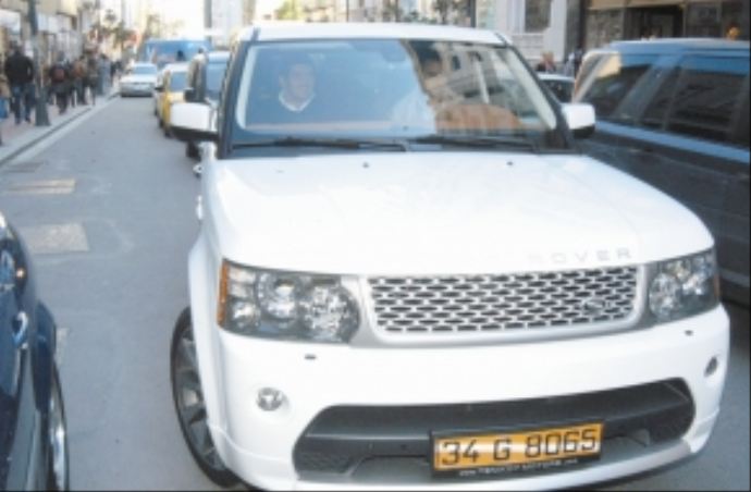 Bakanlık 4x4'ler için sefer emri çıkarttı, ünlüler isyan etti Bakanlık 4x4'ler için sefer emri çıkarttı, ünlüler isyan etti