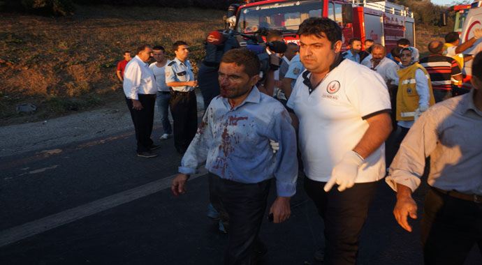 TEM'de savaş alanı gibi kaza, 10 yaralı