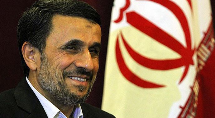 Ahmedinejad üniversitedeki görevine döndü