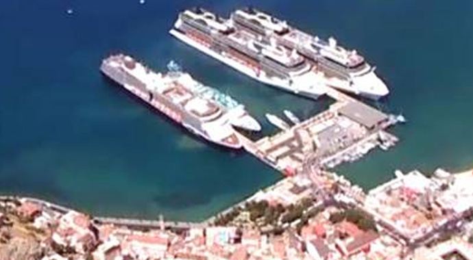 Türk feribotuna Sisam'da el konuldu Türk feribotuna Sisam'da el konuldu