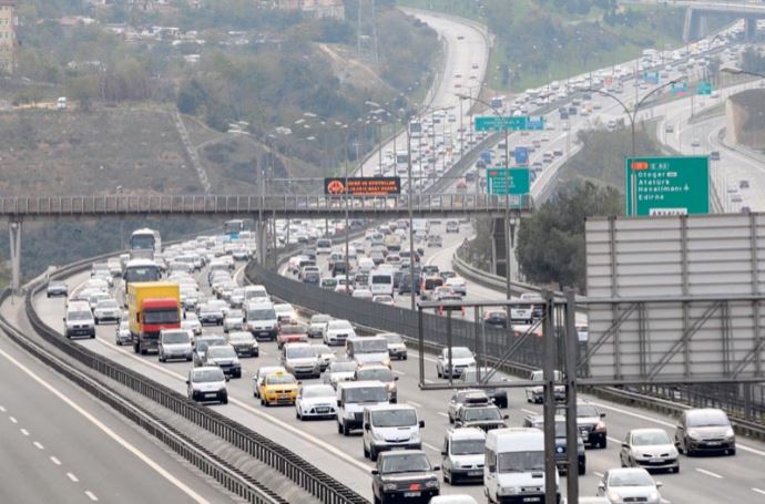 Yıl başının ilk günde trafikte son durum Yıl başının ilk günde trafikte son durum