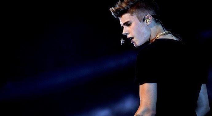 Justin Bieber'in evine polis baskını, hapse girebilir Justin Bieber'in evine polis baskını, hapse girebilir