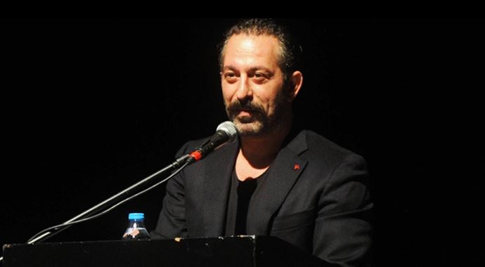 Cem Yılmaz 50 milyon TL'yi kaçırdı Cem Yılmaz 50 milyon TL'yi kaçırdı