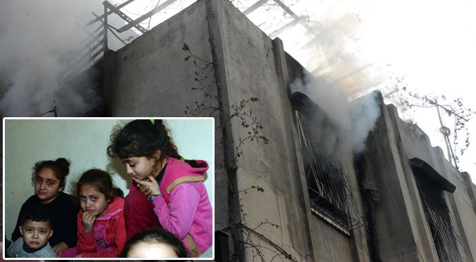 Kahraman anne, 4 çocuğunu alevlerin içinden aldı