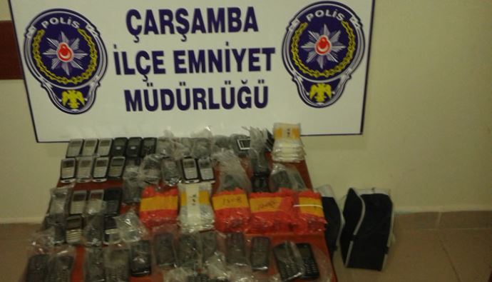 Samsun'da 96 adet kaçak telefon ele geçirildi Samsun'da 96 adet kaçak telefon ele geçirildi
