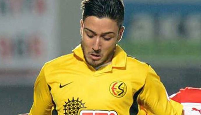 Beşiktaş, Tarık Çamdal'ı renklerine kattı Beşiktaş, Tarık Çamdal'ı renklerine kattı