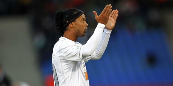 Ronaldinho transferinde kritik gün Ronaldinho transferinde kritik gün