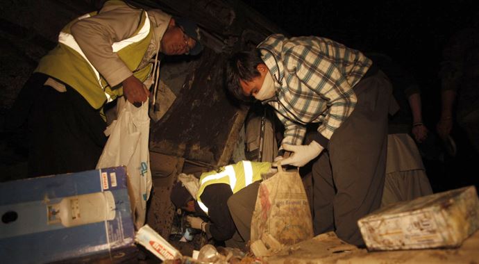 Pakistan'da bombalı saldırı: 6 ölü Pakistan'da bombalı saldırı: 6 ölü