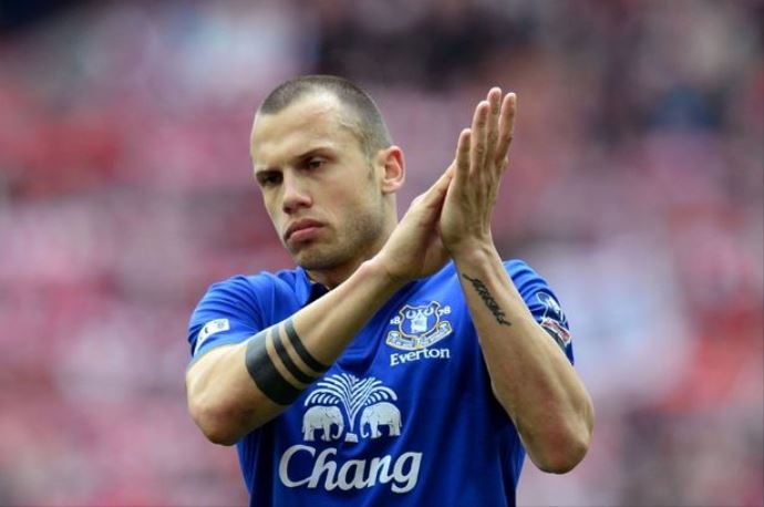 Galatasaray'a Heitinga transferi! Menajeri geldi Galatasaray'a Heitinga transferi! Menajeri geldi