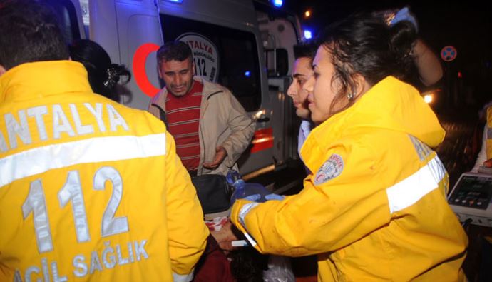 Polis memuru önce eşini vurdu, sonra intihar etti Polis memuru önce eşini vurdu, sonra intihar etti