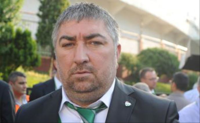 Bursaspor Yüksel Çolak&#039;ın istifasını kabul etti