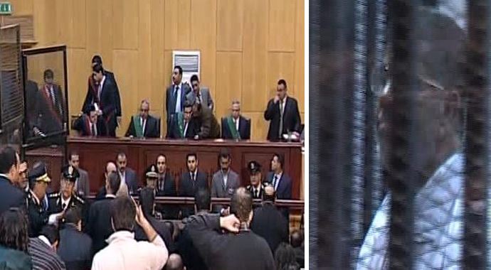 Cam kafesteki Mursi&#039;den mahkeme başkanına: &#039;Sen kimsin&#039;