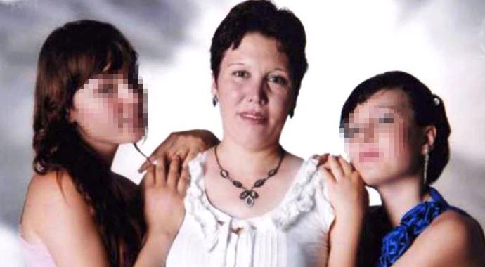 Annelerini öldüren kızlar cinayeti anlattı