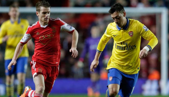 Arsenal'e zirve yolunda ağır darbe